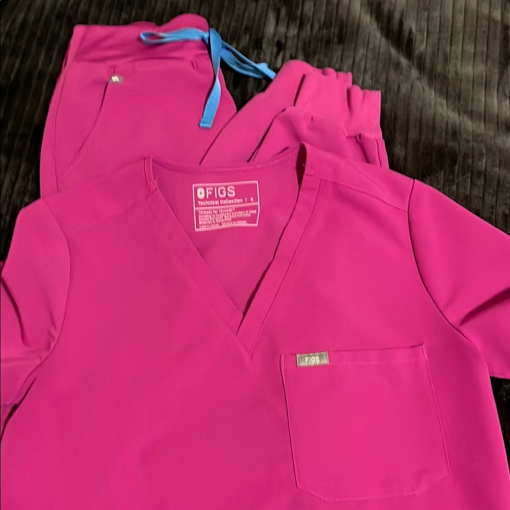 Figs Vivid Pink Scrub Ensemble